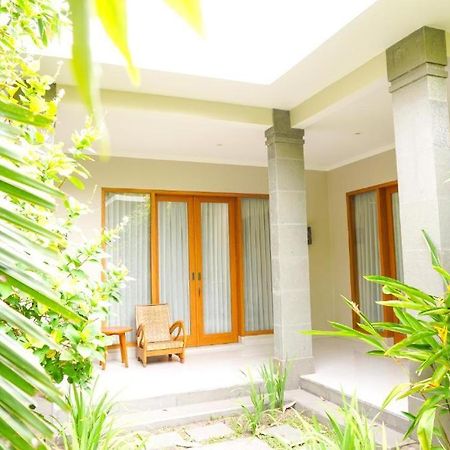 Ibludan Hotel Senggigi Exterior photo