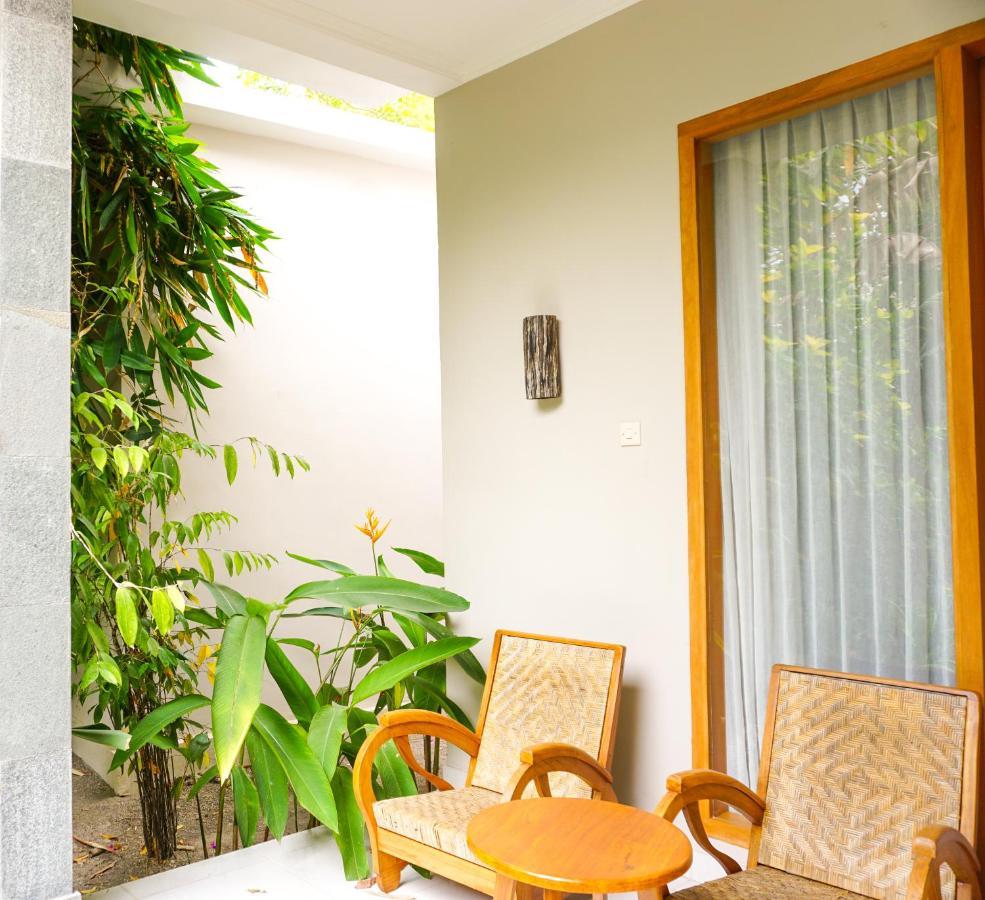 Ibludan Hotel Senggigi Exterior photo