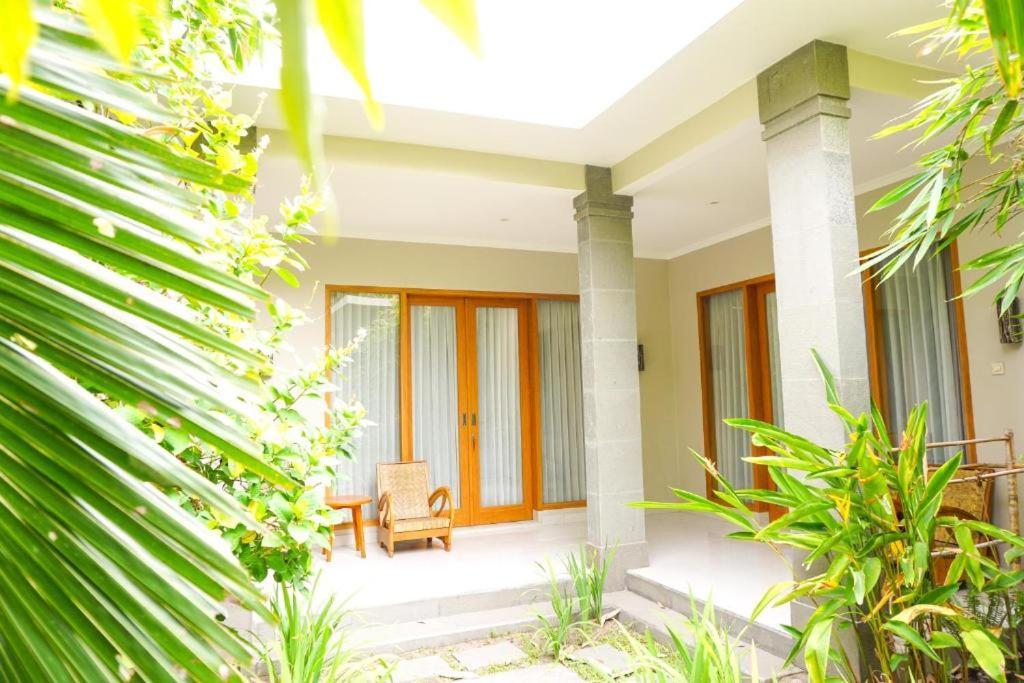 Ibludan Hotel Senggigi Exterior photo