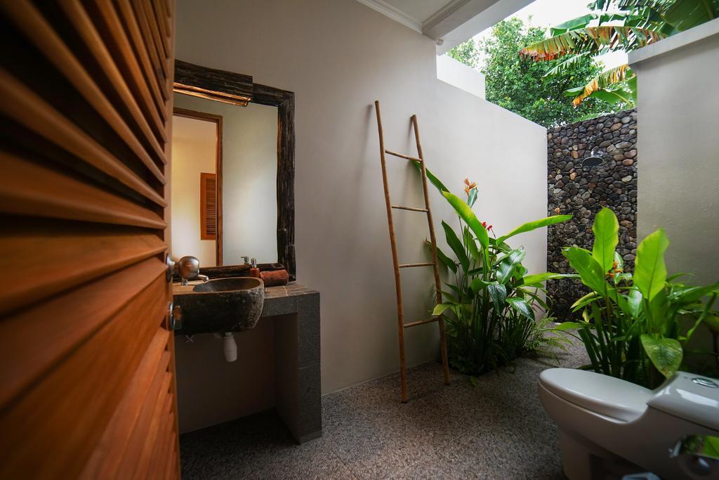 Ibludan Hotel Senggigi Exterior photo